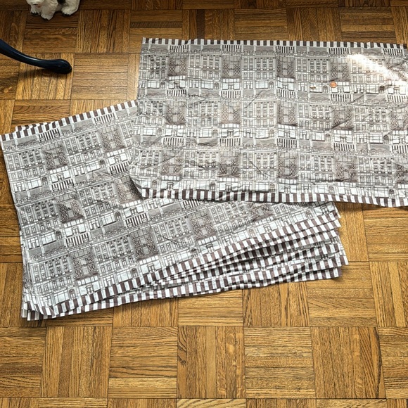 HENRI BENDEL Tissue Paper 6 sheets. New - Picture 5 of 5